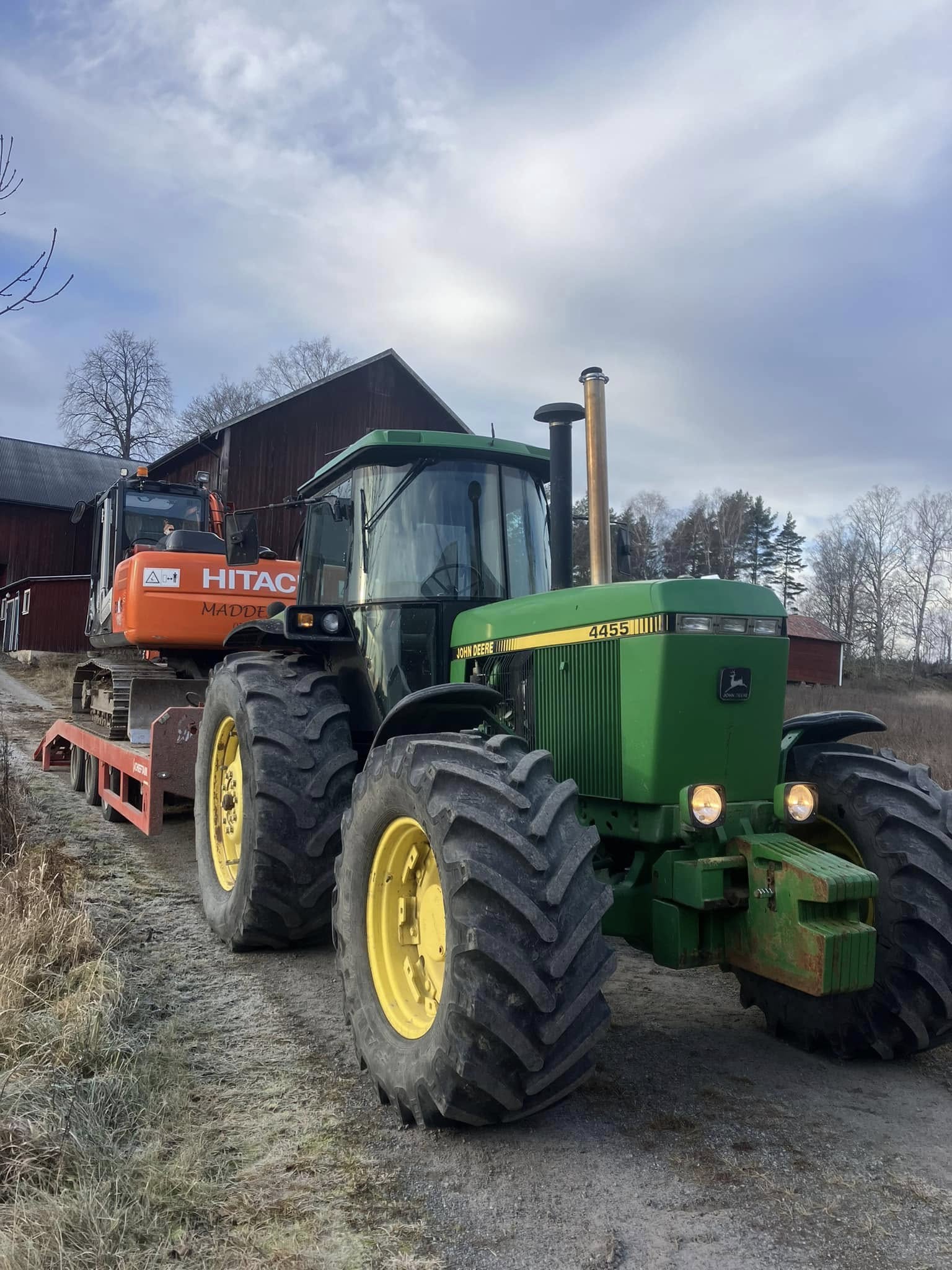 Grävmaskin i arbete